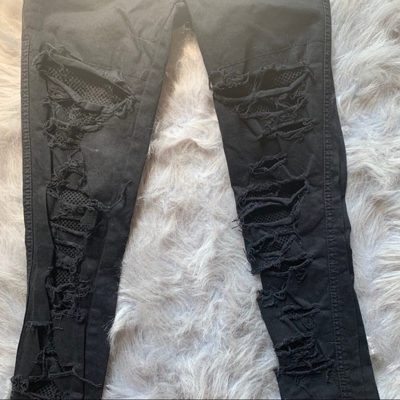 Distressed jeans - Picture 5 of 6